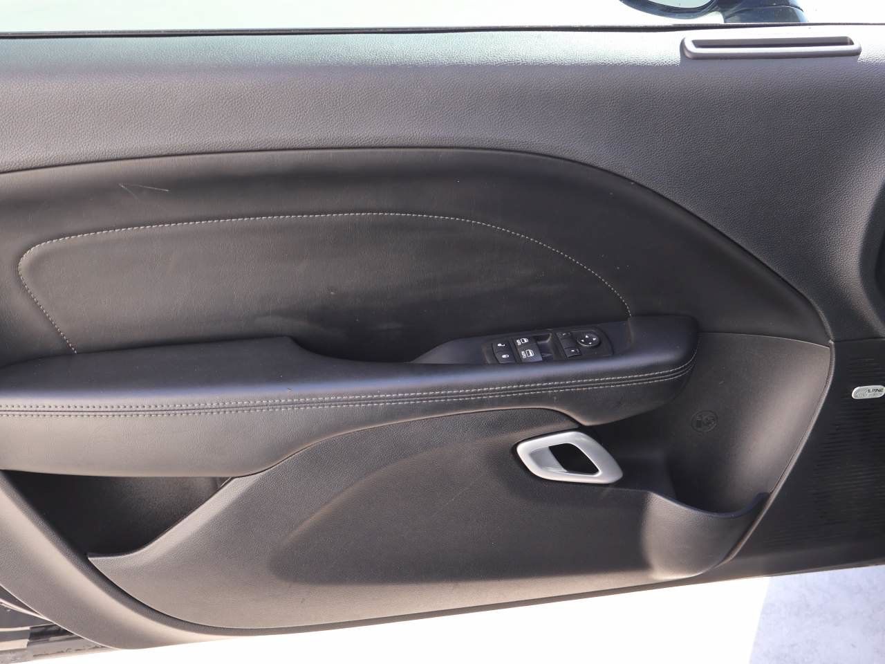 Used 2015 Dodge Challenger SXT Plus w/ Driver Convenience Group RWD image 7