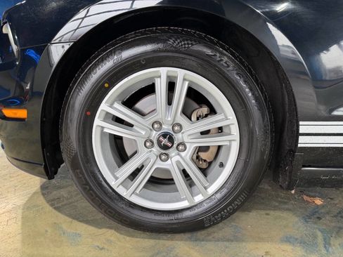 Used 2013 Ford Mustang Convertible image 32