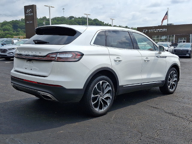Used 2021 Lincoln Nautilus Reserve AWD/4WD image 6