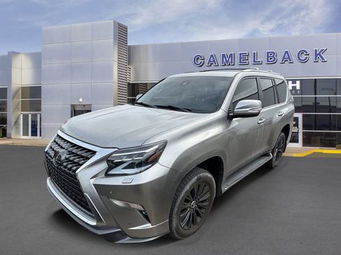 Used 2023 Lexus GX 460 Premium w/ Accessory Package image 2