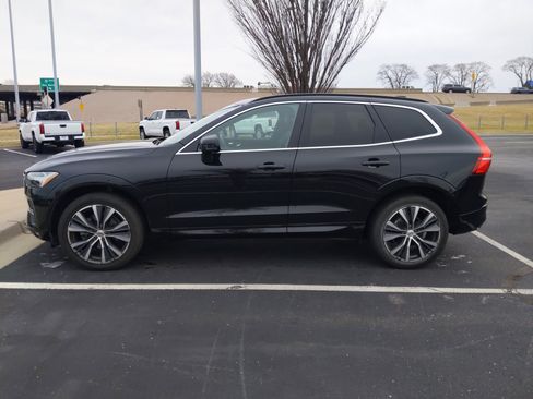 Used 2022 Volvo XC60 B5 Momentum w/ Protection Package Premier image 7