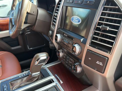 Used 2019 Ford F150 King Ranch w/ Equipment Group 601A Luxury AWD/4WD image 17