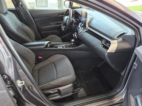 Used 2021 Toyota C-HR LE FWD image 5