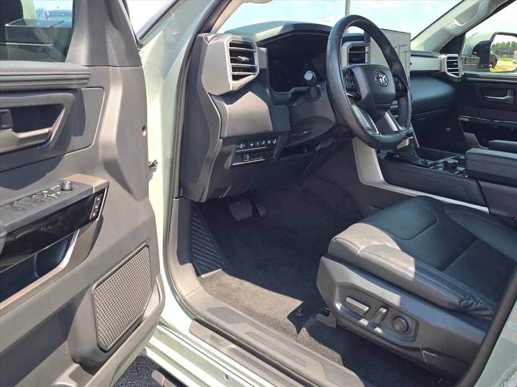 Used 2024 Toyota Tundra Limited AWD/4WD image 9