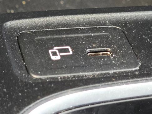 Used 2023 Mercedes-Benz GLB 250 GLB 250 image 30