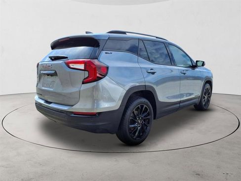 Used 2023 GMC Terrain SLT w/ Elevation Edition image 5