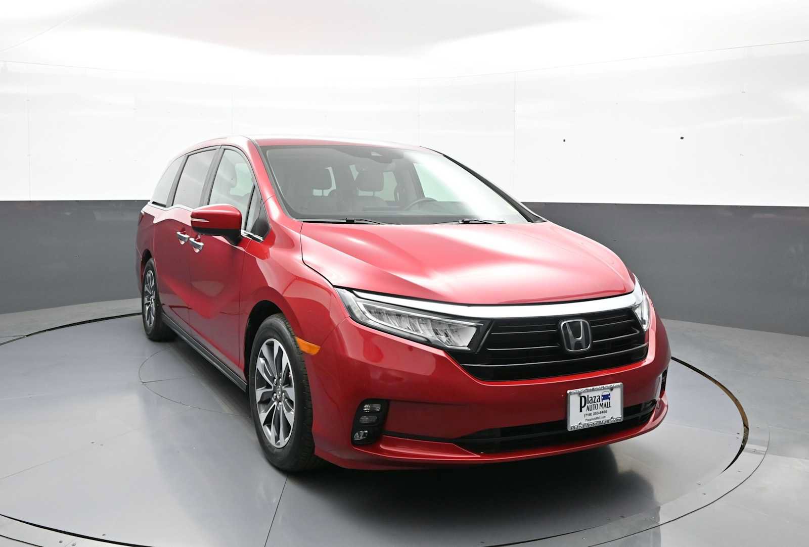 Certified 2024 Honda Odyssey EX-L image 3