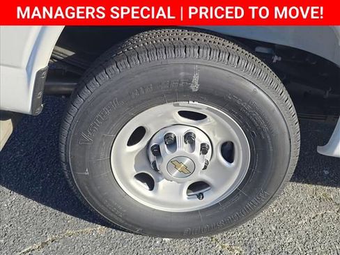 New 2025 Chevrolet Express 2500 Work Van w/ Driver Convenience Package image 18