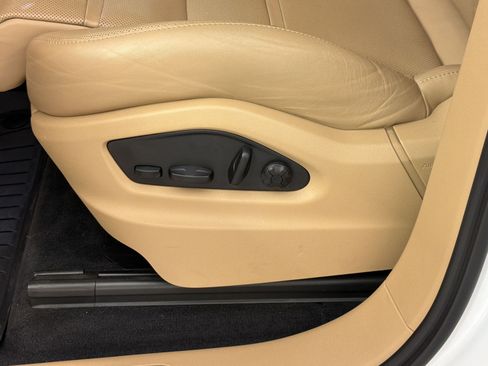 Certified 2022 Porsche Cayenne S AWD/4WD image 14
