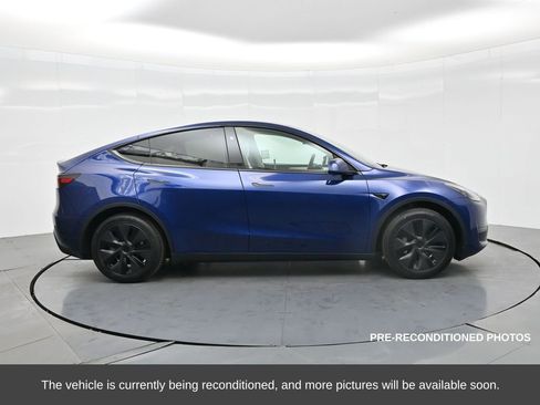 Used 2025 Tesla Model Y Long Range image 5