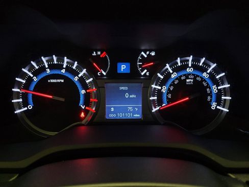 Used 2018 Toyota 4Runner SR5 RWD image 23
