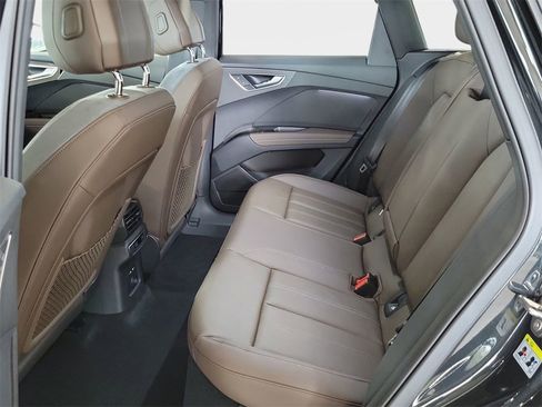 New 2026 Audi Q4 e-tron Premium image 19