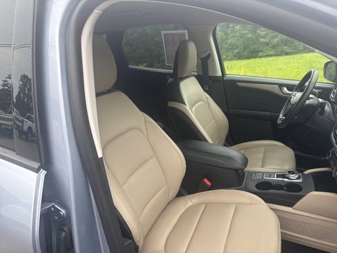 Certified 2022 Ford Escape SEL w/ Technology Package image 36