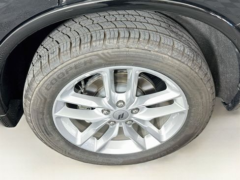 Used 2024 Dodge Durango GT RWD image 11