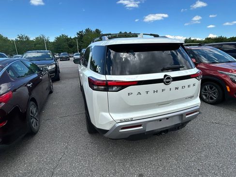 Used 2024 Nissan Pathfinder Platinum w/ Cargo Package AWD/4WD image 9