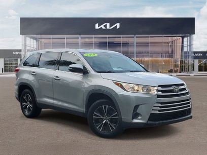 Used 2019 Toyota Highlander LE