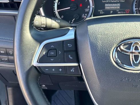 Used 2024 Toyota Highlander XSE image 28