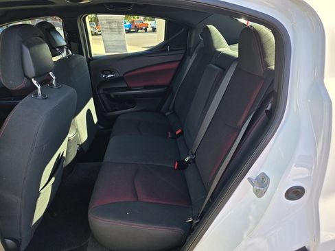 Used 2011 Dodge Avenger Heat image 9