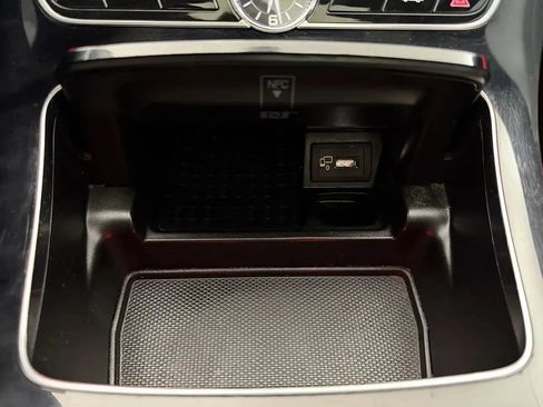 Used 2017 Mercedes-Benz E 300 4MATIC image 36