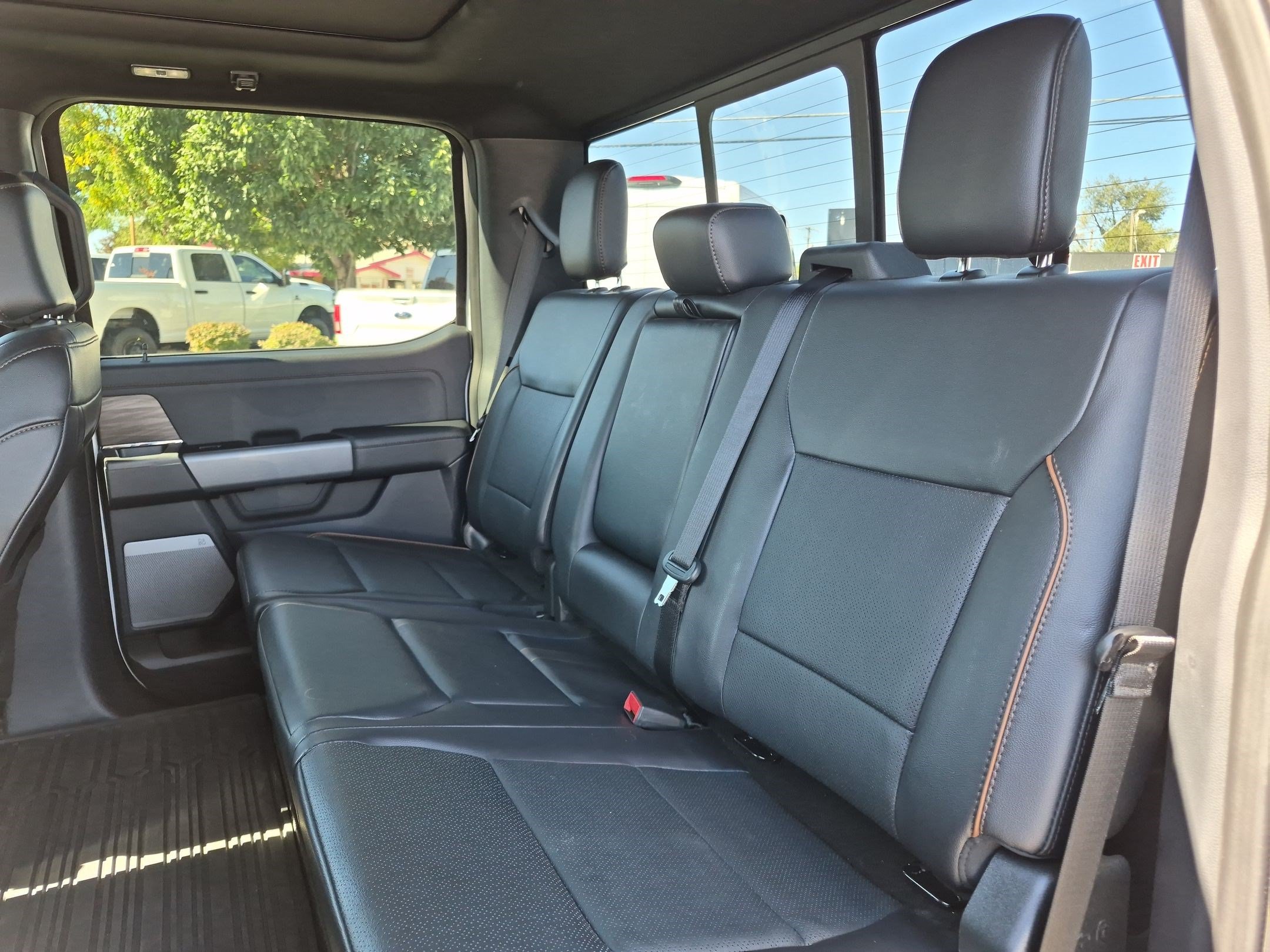 Certified 2024 Ford F150 Lariat w/ FX4 Off-Road Package AWD/4WD image 31