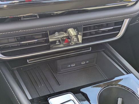 Used 2025 Volkswagen Atlas SEL image 22