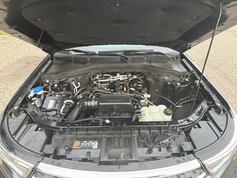 Used 2024 Ford Explorer XLT w/ Equipment Group 202A AWD/4WD image 33