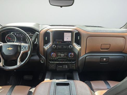 Used 2020 Chevrolet Silverado 1500 High Country w/ Technology Package image 11
