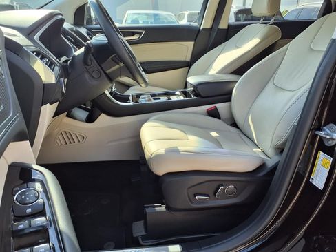 Used 2019 Ford Edge Titanium FWD image 12