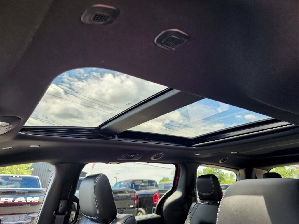 New 2027 Chrysler Pacifica Select AWD/4WD image 21