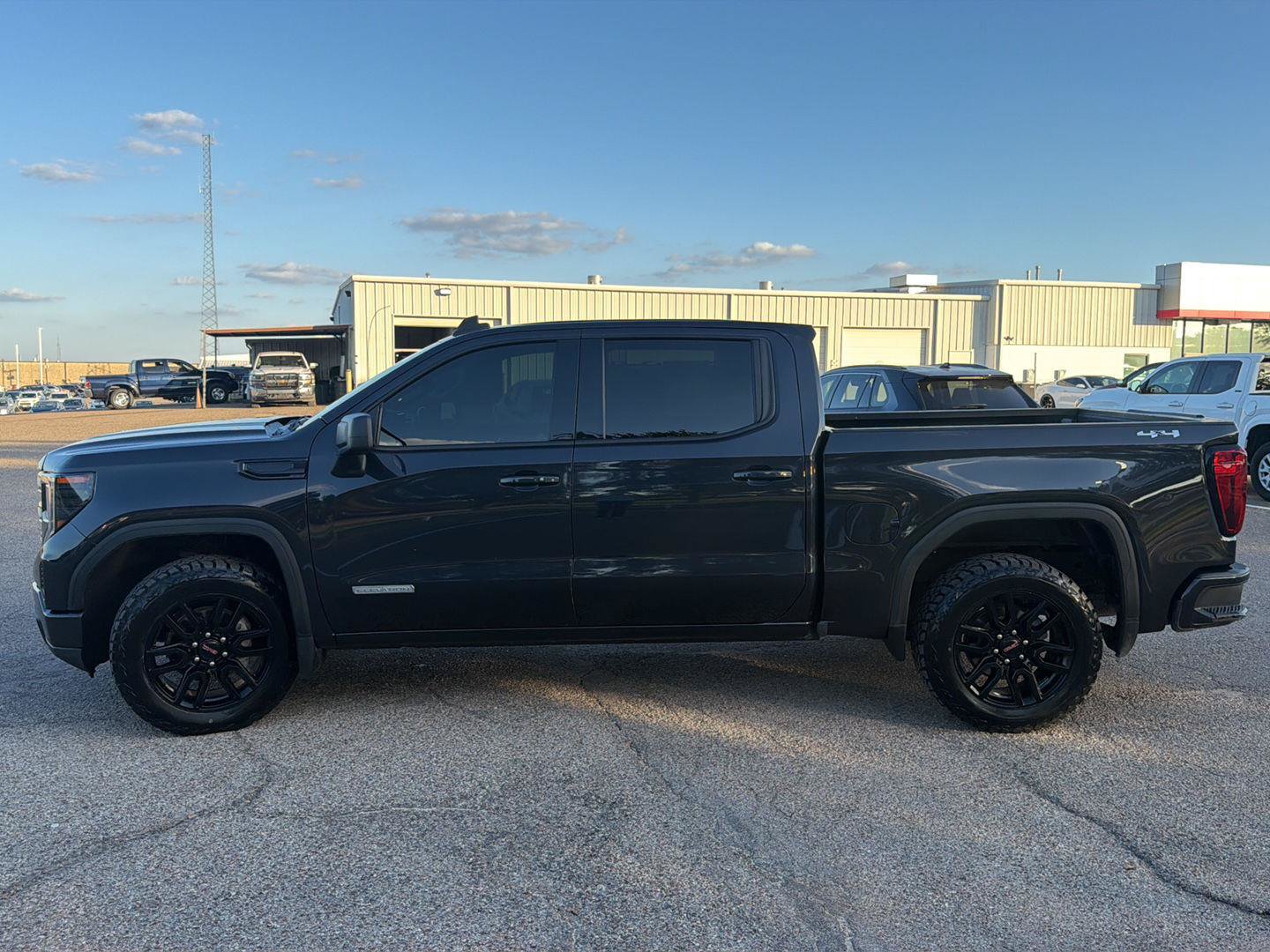 Used 2023 GMC Sierra 1500 Elevation AWD/4WD image 6