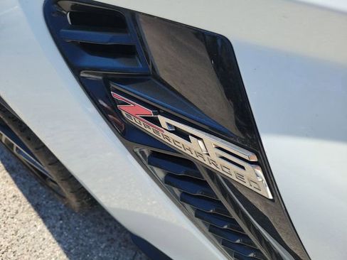 Used 2016 Chevrolet Corvette Z06 w/ Z07 Performance Package image 8