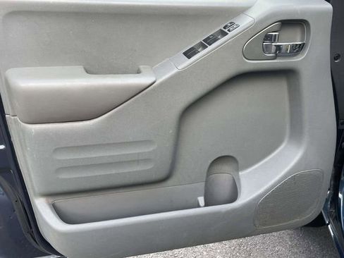 Used 2019 Nissan Frontier SV image 9