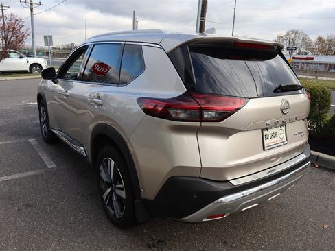 Certified 2022 Nissan Rogue Platinum w/ Head-Up Display Package image 8