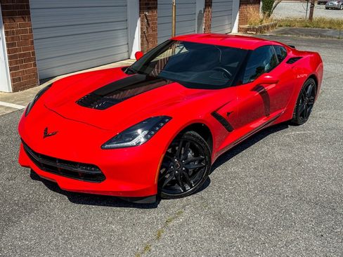 Used 2019 Chevrolet Corvette Stingray Coupe w/ Carbon Flash Badge Package RWD image 3