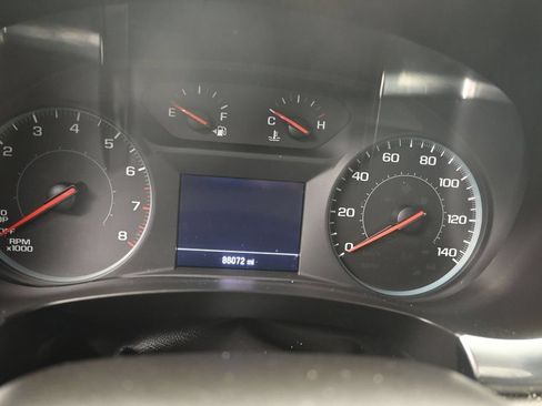 Used 2023 Chevrolet Traverse LT FWD image 9