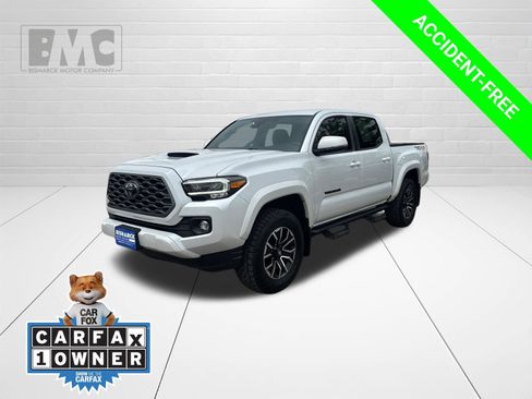 Used 2022 Toyota Tacoma TRD Sport w/ Black Out Package (TMS) AWD/4WD image 1