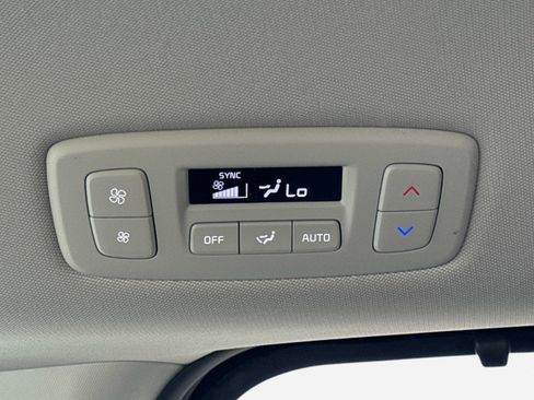 New 2026 Kia Carnival EX image 14