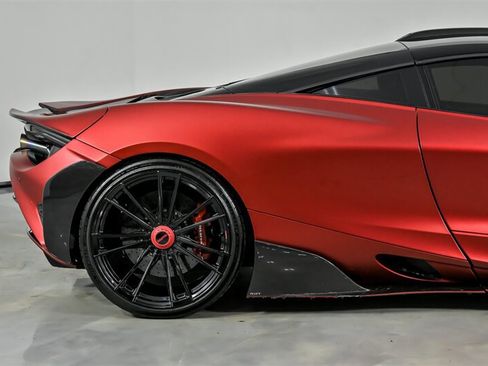 Used 2018 McLaren 720S RWD image 17