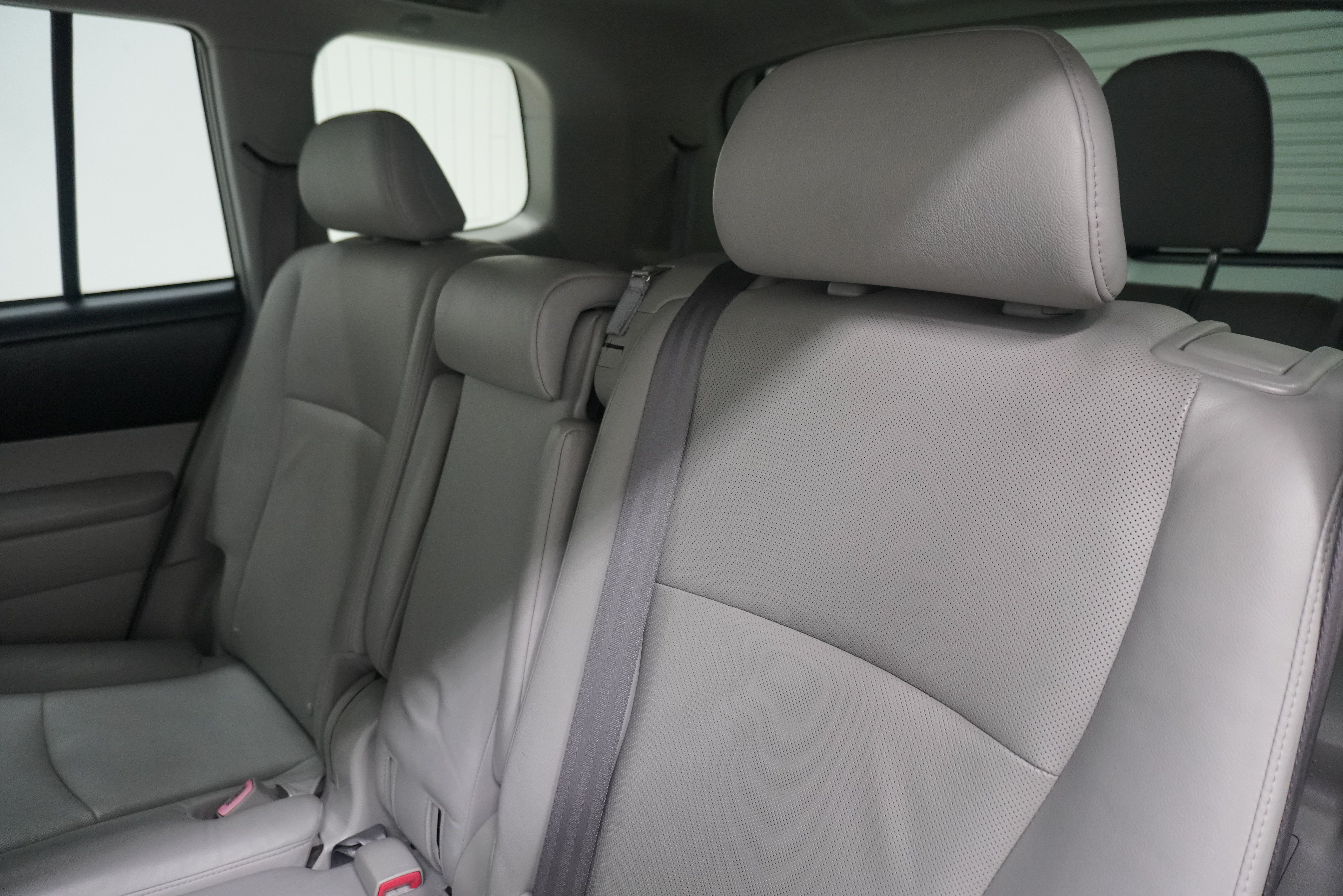 Used 2012 Toyota Highlander Limited AWD/4WD image 12