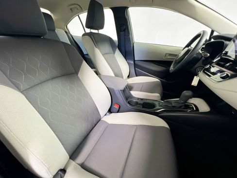 Used 2026 Toyota Corolla LE FWD image 29