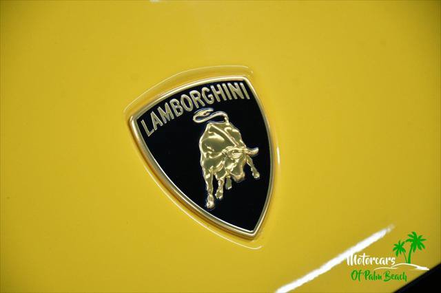 Used 2025 Lamborghini Urus SE AWD/4WD image 26