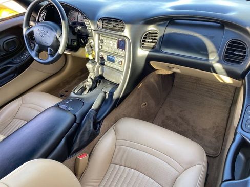 Used 2001 Chevrolet Corvette Coupe w/ Preferred Equipment Group2 image 14