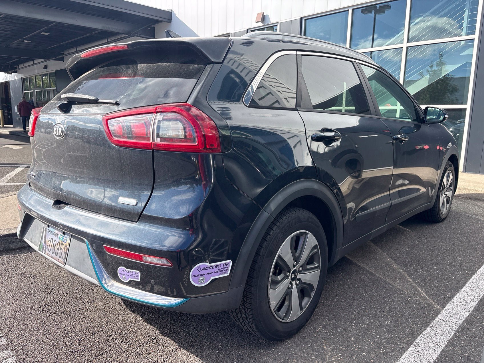 Used 2019 Kia Niro EX Premium w/ Sunroof Package FWD image 3