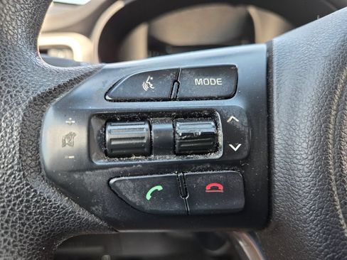 Used 2016 Kia Sorento FWD image 13