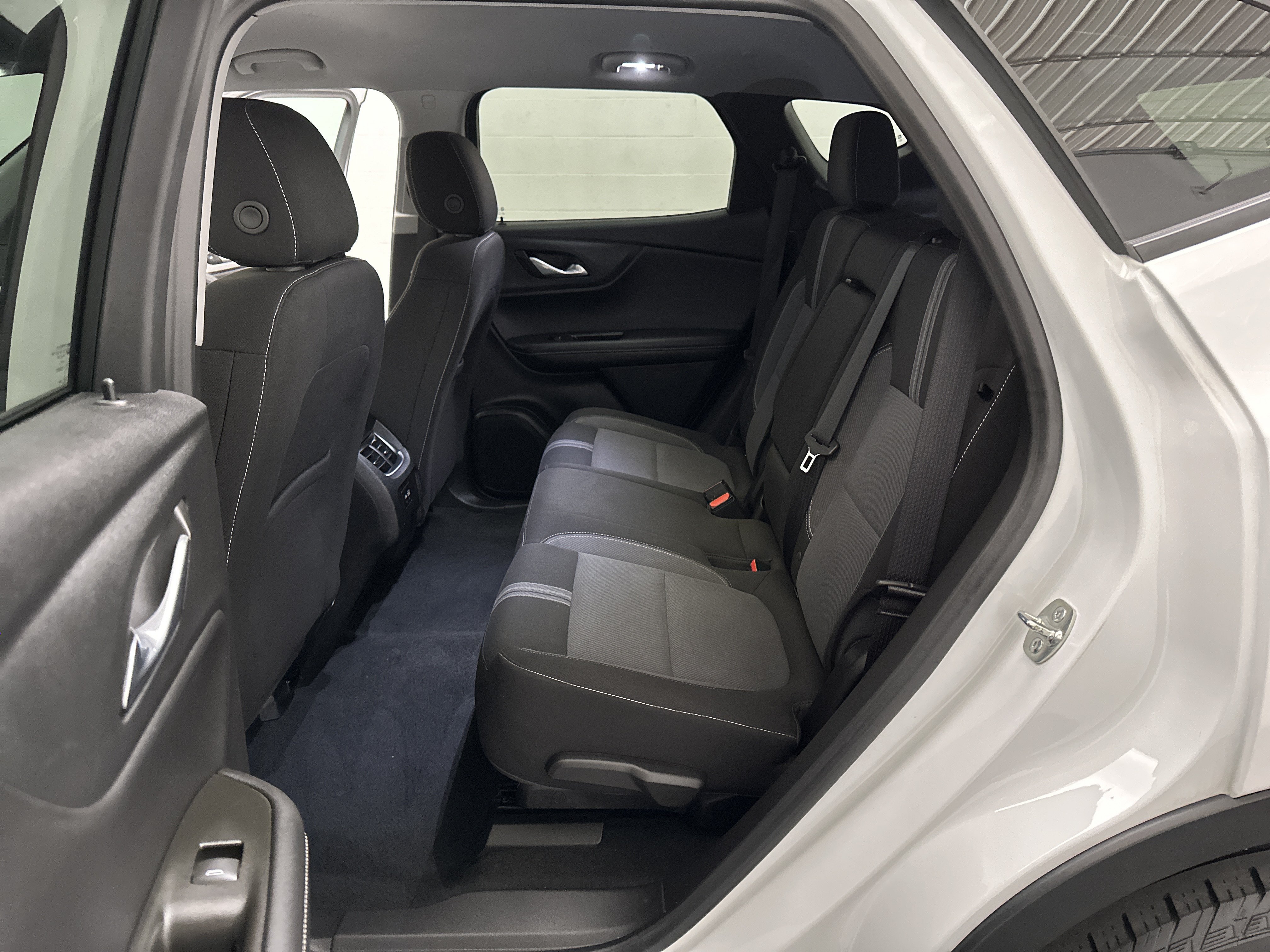 Used 2025 Chevrolet Blazer LT AWD/4WD image 18