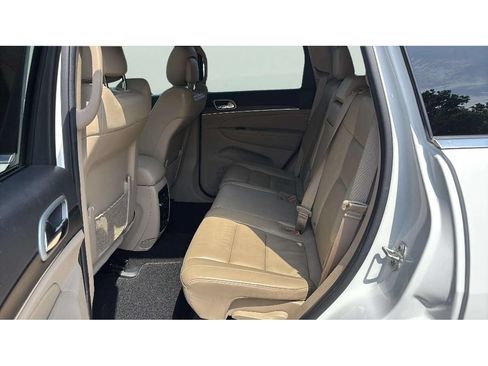 Used 2021 Jeep Grand Cherokee Limited AWD/4WD image 12