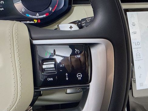New 2026 Land Rover Range Rover SE image 13