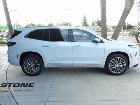 New 2026 Buick Enclave Avenir w/ Super Cruise Package image 9