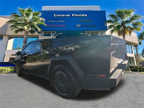 Used 2024 Tesla Cybertruck AWD Crew Cab image 7