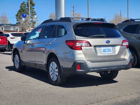 Used 2019 Subaru Outback 2.5i Premium image 5
